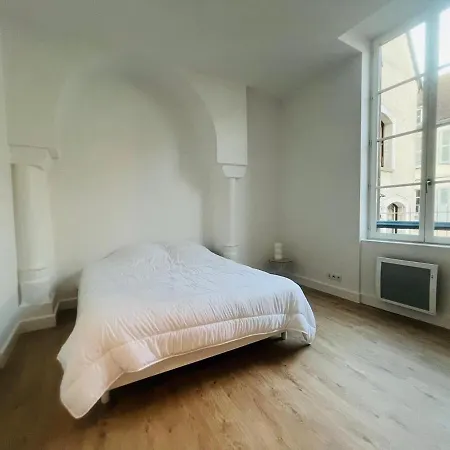 Comfortable Paul Dubois Apartment